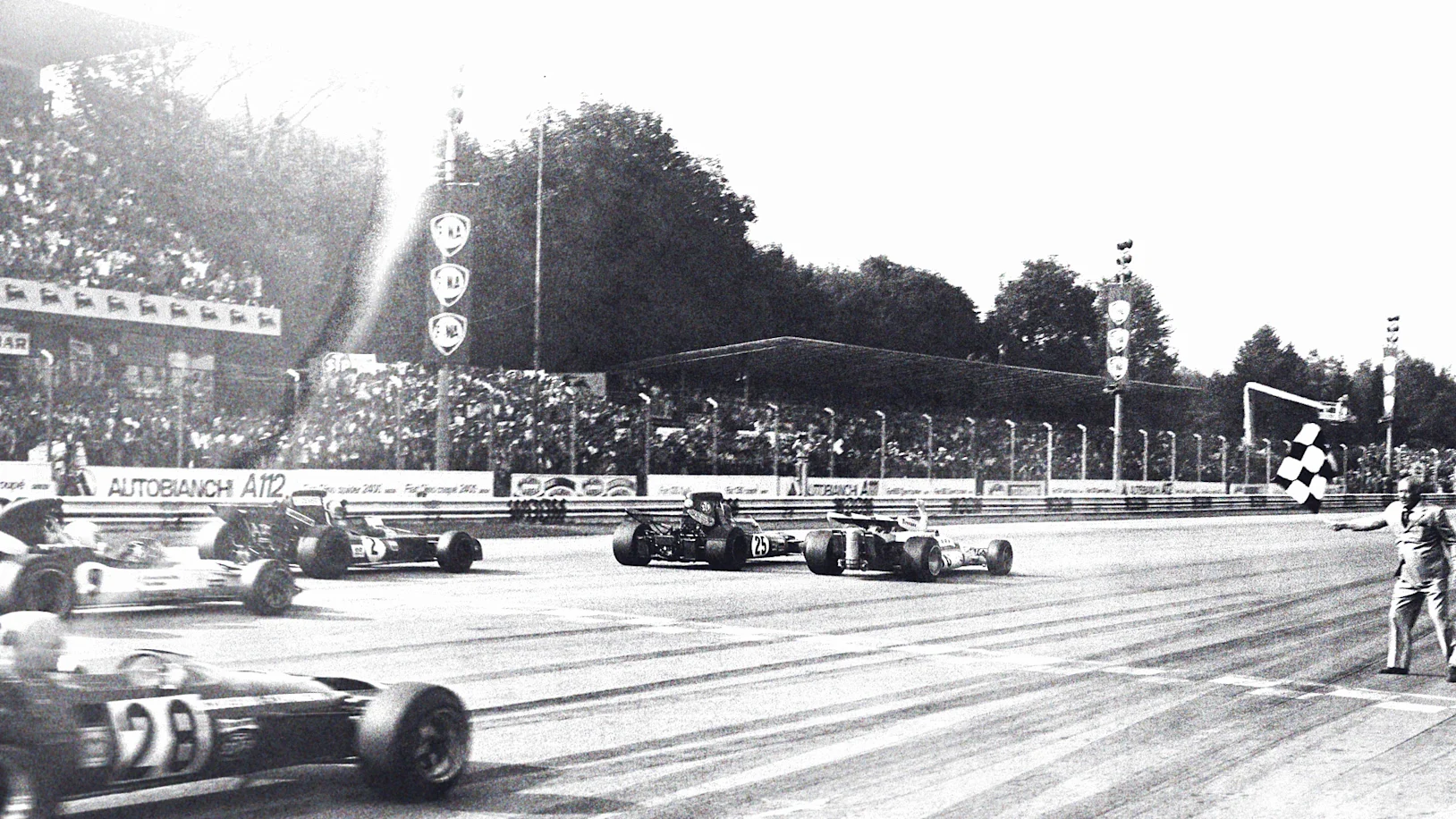 F1-vault.jpg