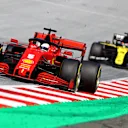 SPIELBERG, AUSTRIA - JULY 05: Sebastian Vettel of Germany driving the (5) Scuderia Ferrari SF1000 leads Daniel Ricciardo of Australia driving the (3) Renault Sport Formula One Team RS20 during the Formula One Grand Prix of Austria at Red Bull Ring on July 05, 2020 in Spielberg, Austria. (Photo by Mark Thompson/Getty Images)