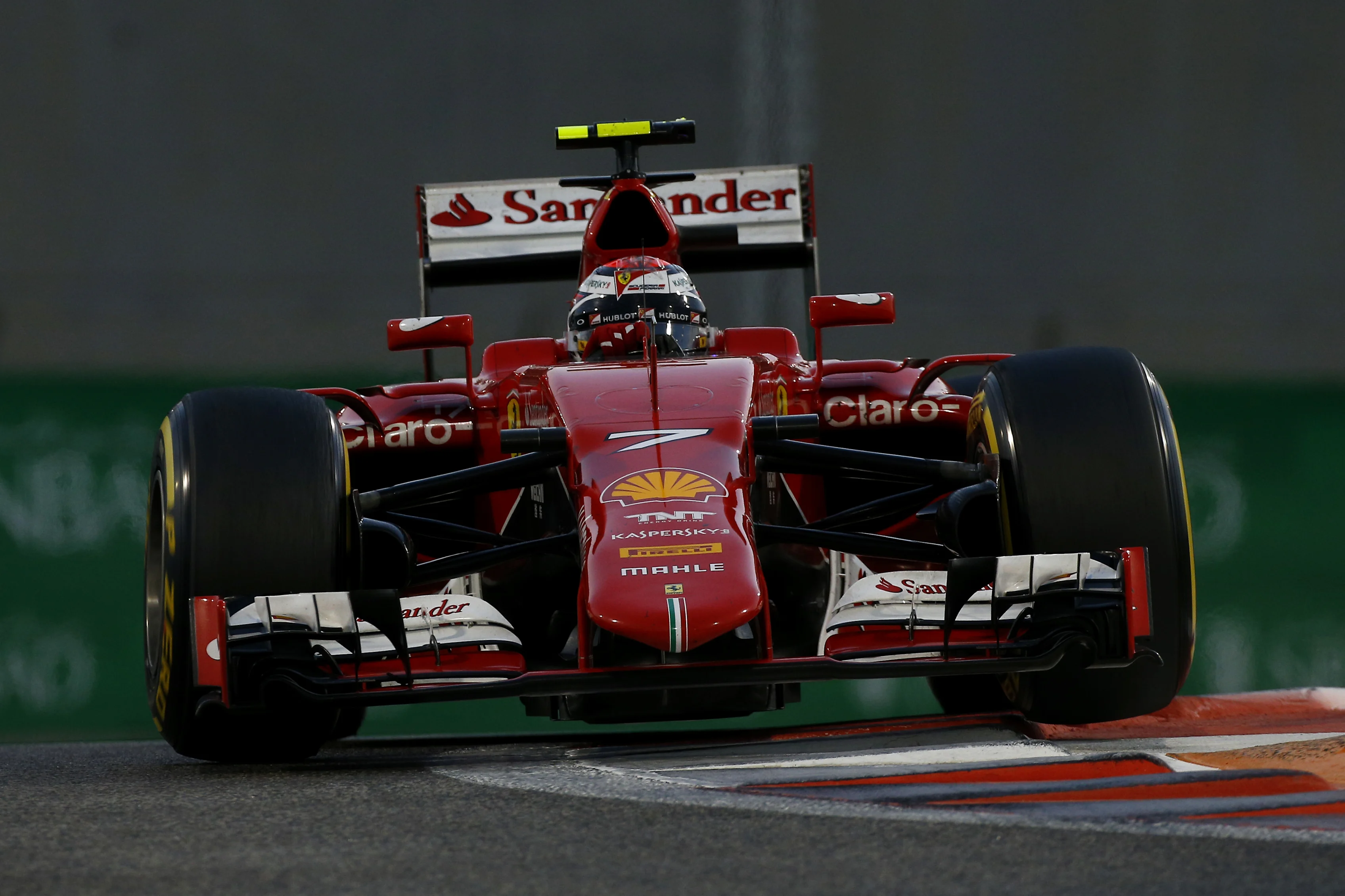 www.sutton-images.com
Kimi Raikkonen (FIN) Ferrari SF15-T at Formula One World Championship, Rd19,
