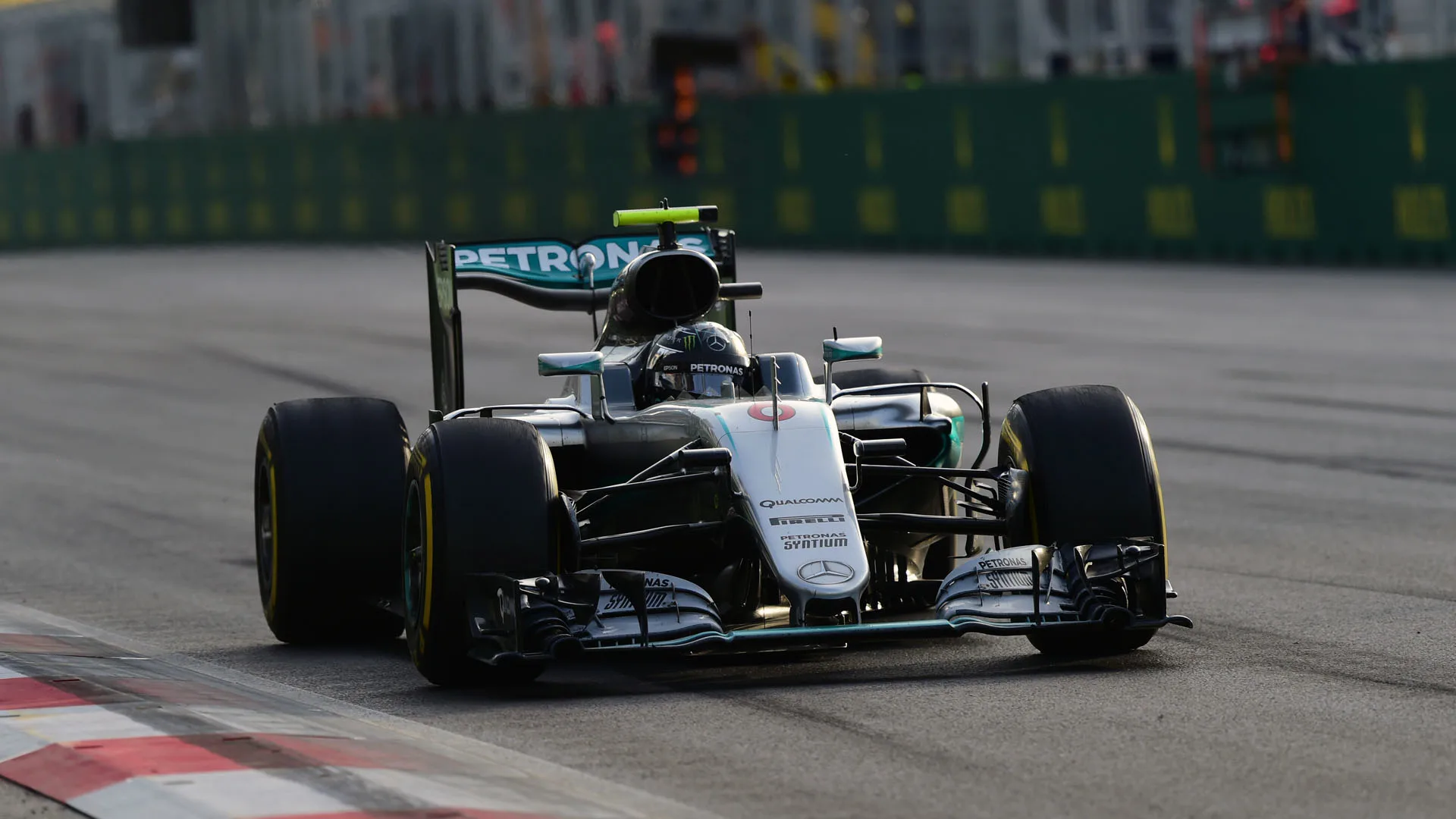 www.sutton-images.com
Nico Rosberg (GER) Mercedes-Benz F1 W07 Hybrid at Formula One World