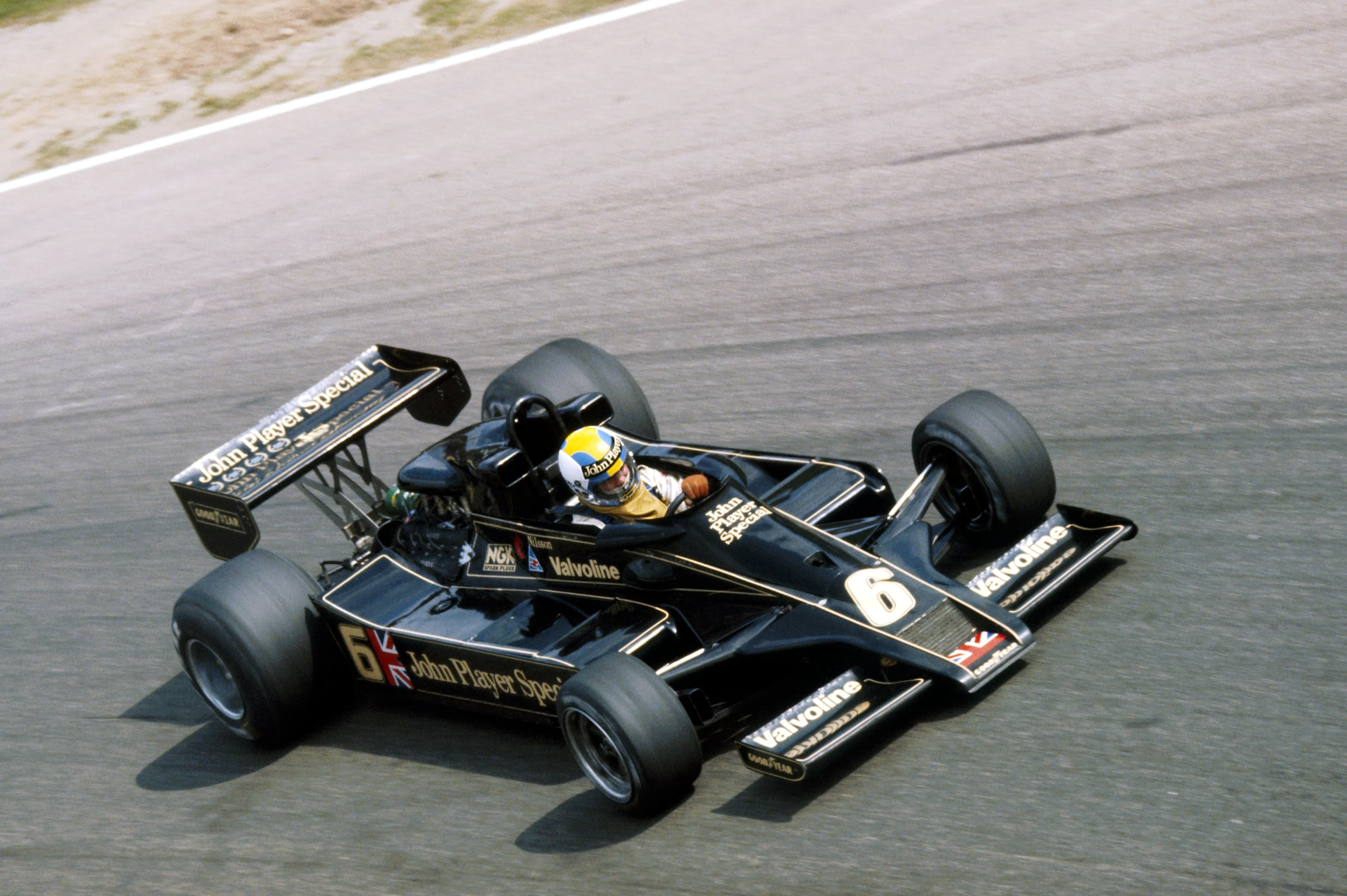 Gunnar Nilsson (SWE) Lotus 78 retired from the race on lap 5 with a broken front upright.
Italian
