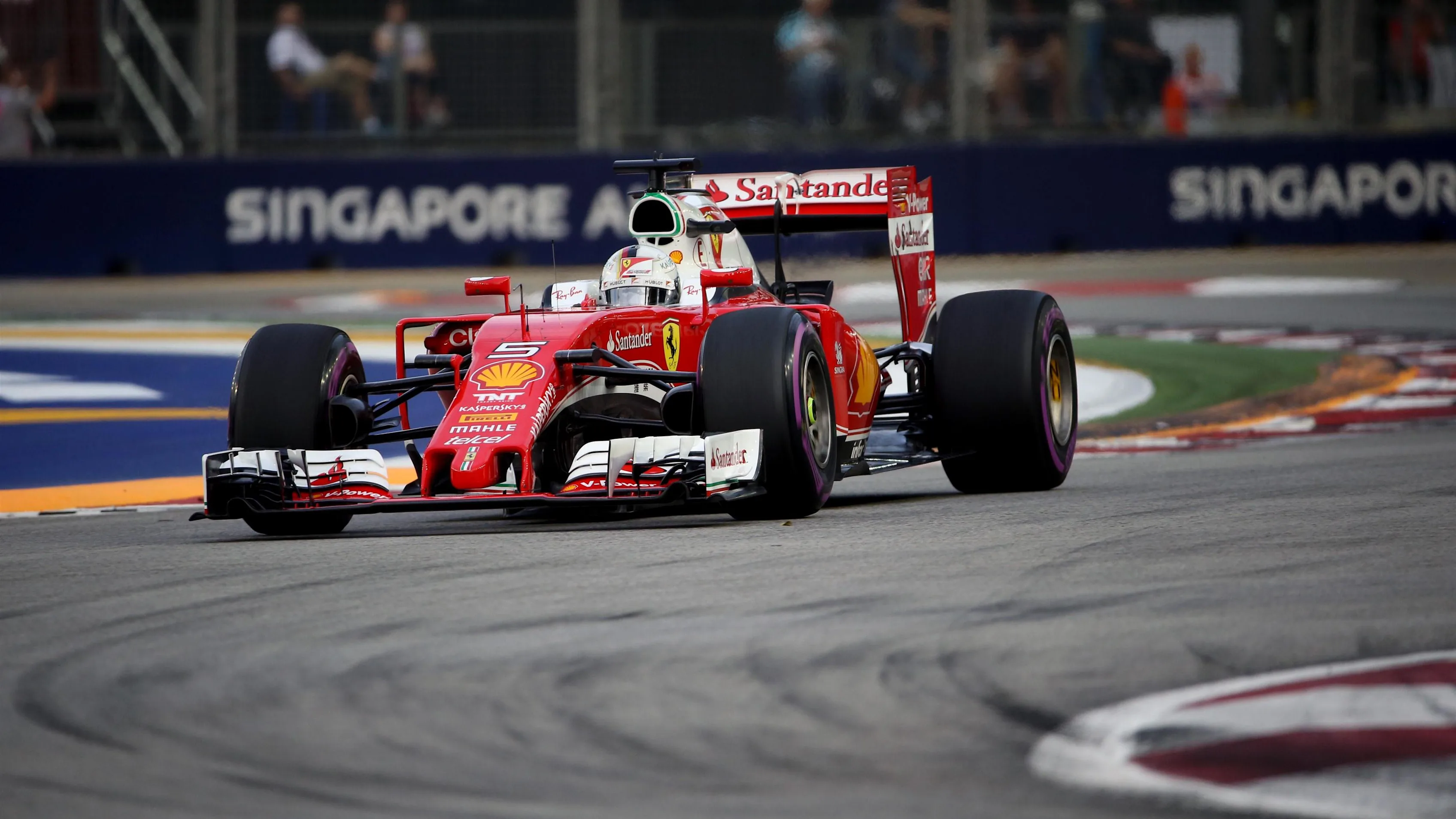 Sebastian Vettel (GER) Ferrari SF16-H at Formula One World Championship, Rd15, Singapore Grand Prix, Qualifying, Marina Bay Street Circuit, Singapore, Saturday 17 September 2016. &copy; Sutton Images