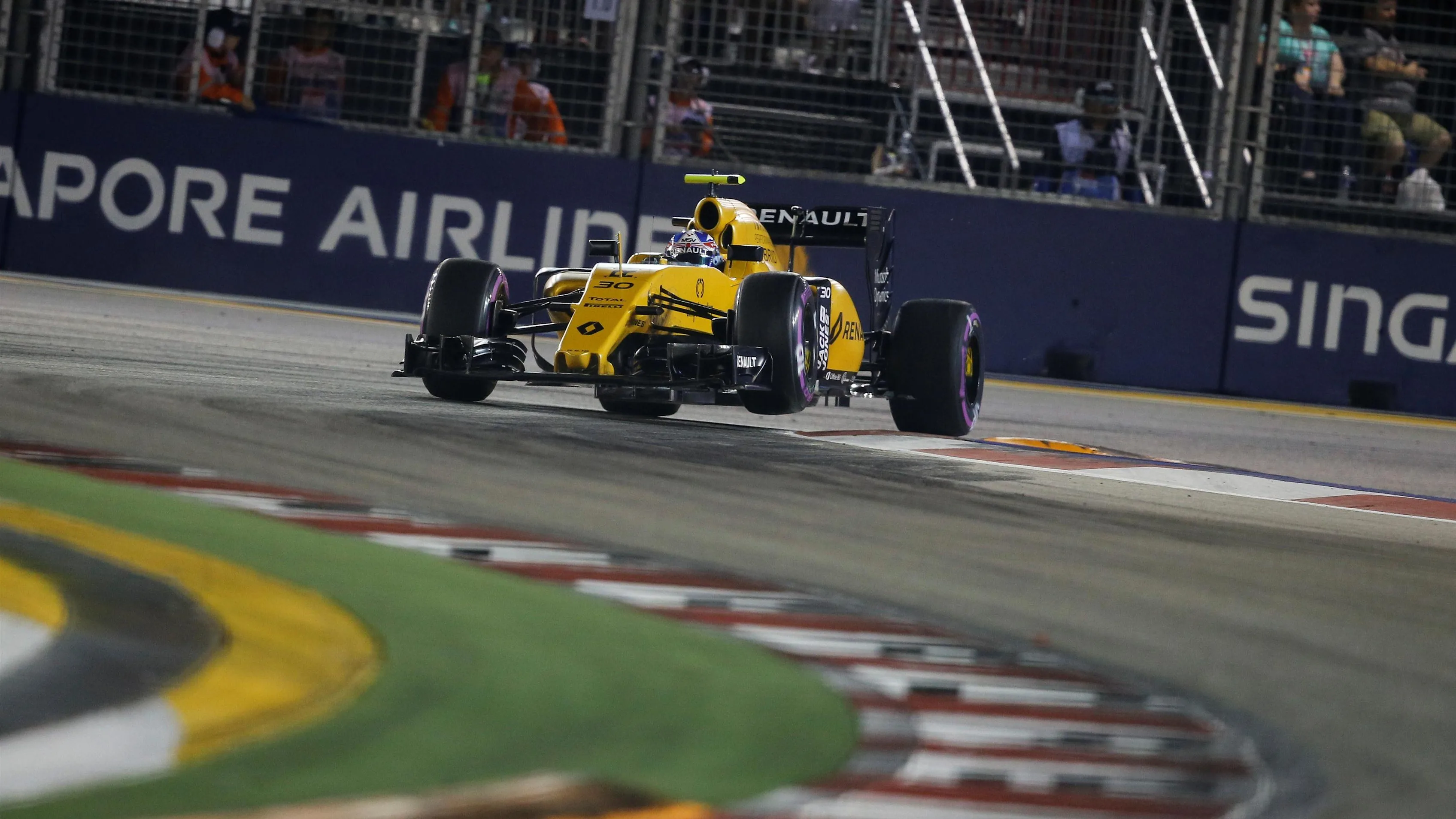 Jolyon Palmer (GBR) Renault Sport F1 Team RS16 at Formula One World Championship, Rd15, Singapore Grand Prix, Qualifying, Marina Bay Street Circuit, Singapore, Saturday 17 September 2016. &copy; Sutton Images