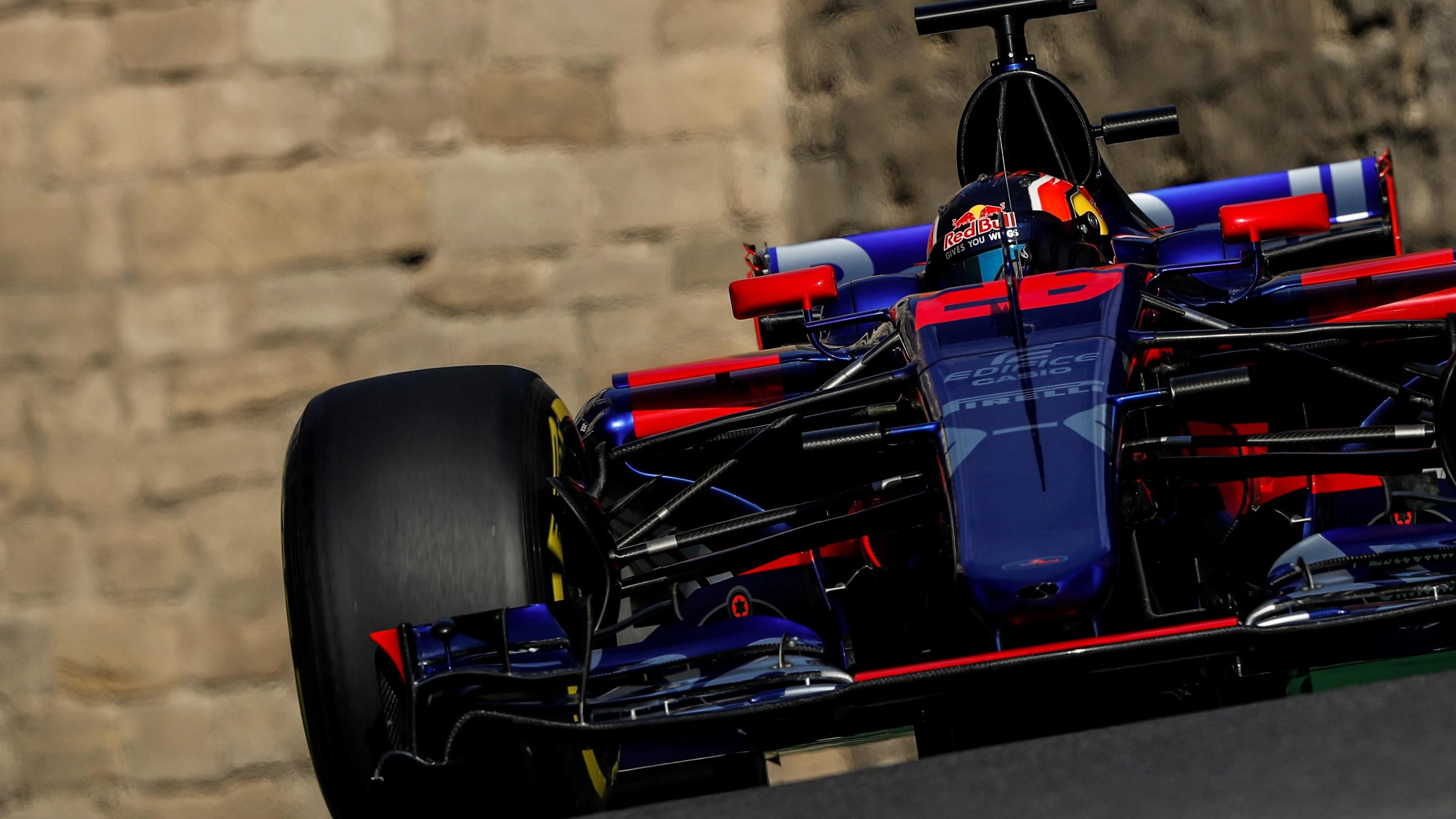 Daniil Kvyat (RUS) Scuderia Toro Rosso STR12 at Formula One World Championship, Rd8, Azerbaijan