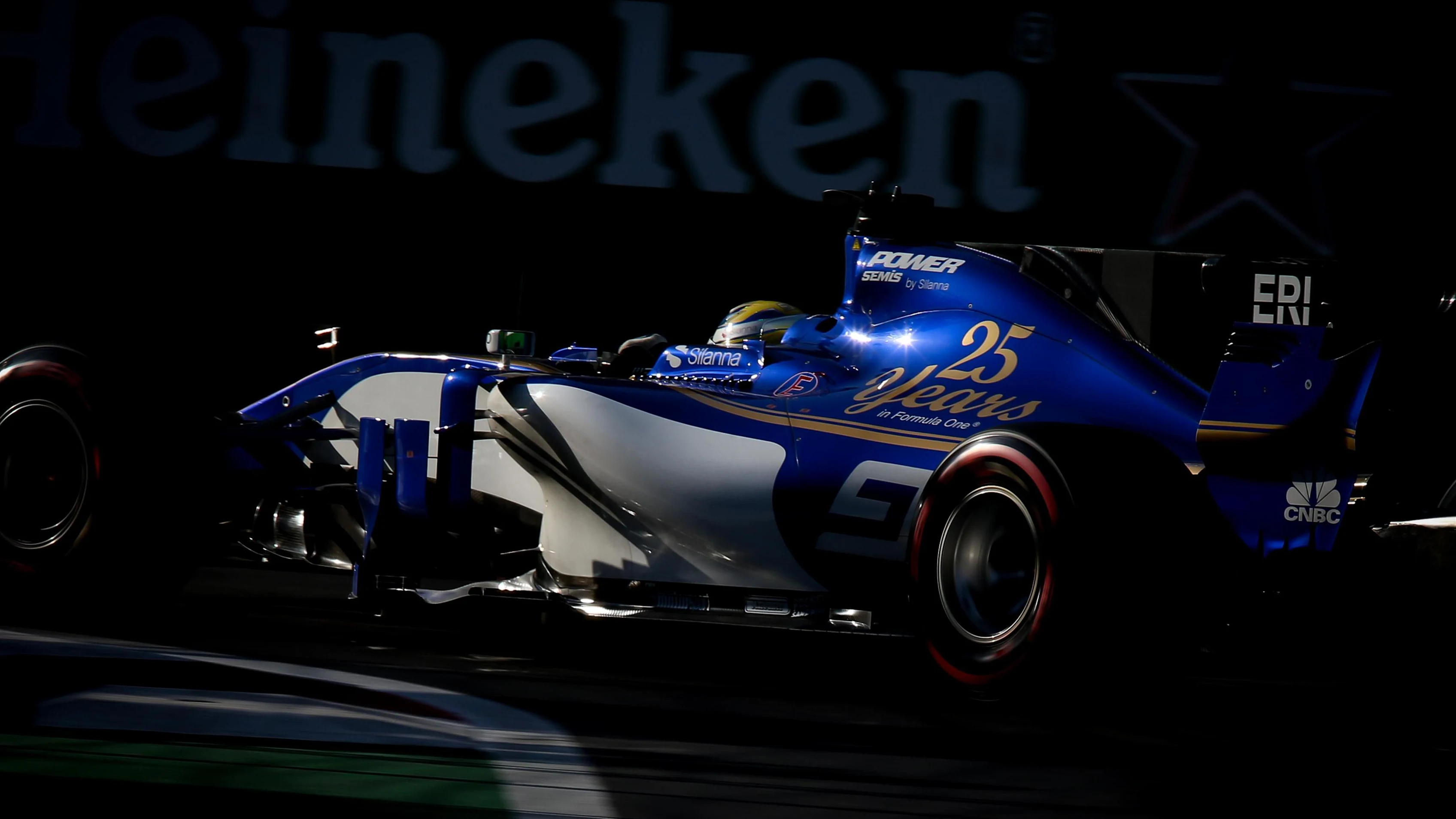 Marcus Ericsson (SWE) Sauber C36 at Formula One World Championship, Rd8, Azerbaijan Grand Prix, Race, Baku City Circuit, Baku, Azerbaijan, Sunday 25 June 2017. © Sutton Images