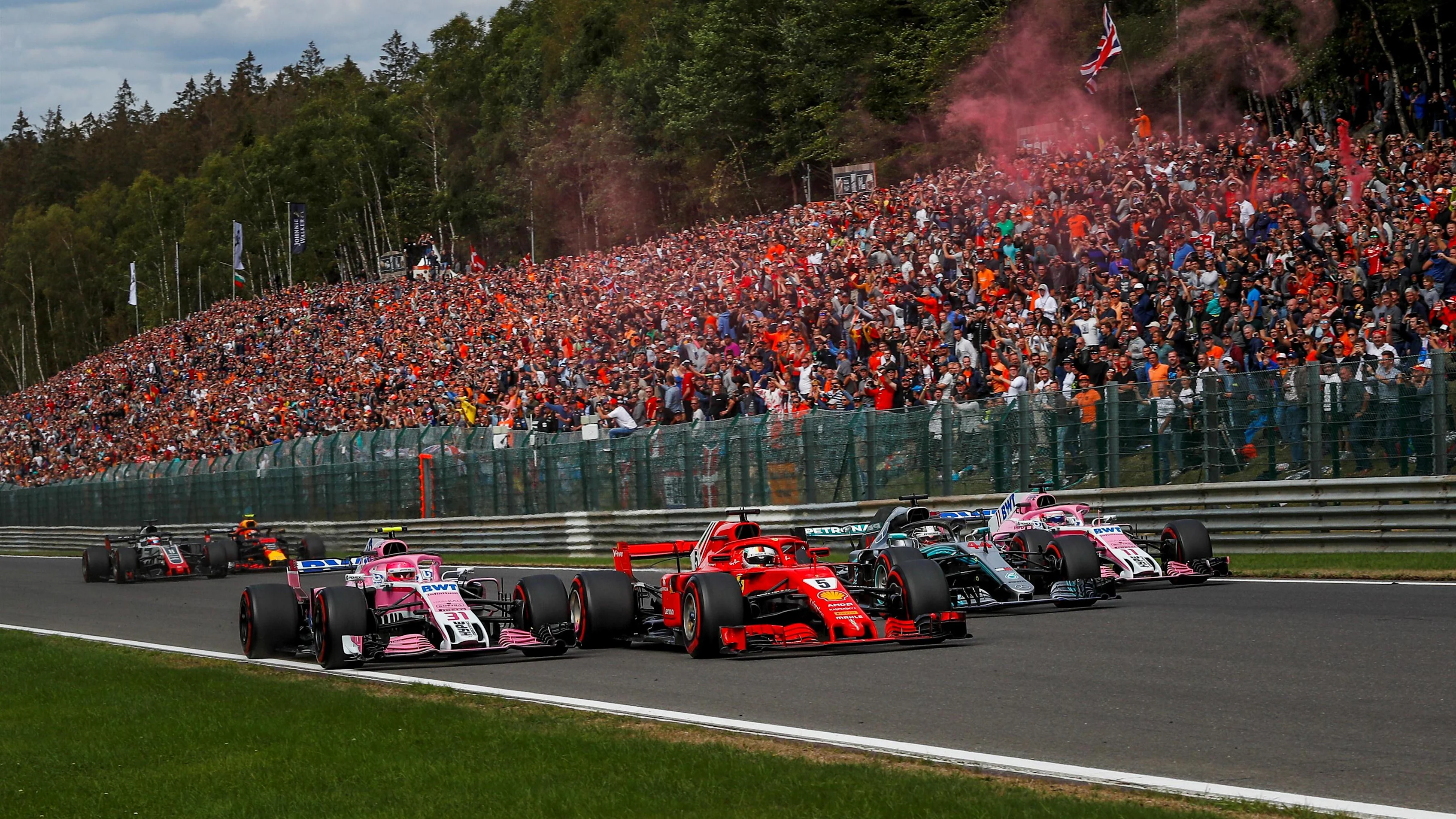 Esteban Ocon, Racing Point Force India VJM11, Sebastian Vettel, Ferrari SF71H, Lewis Hamilton,