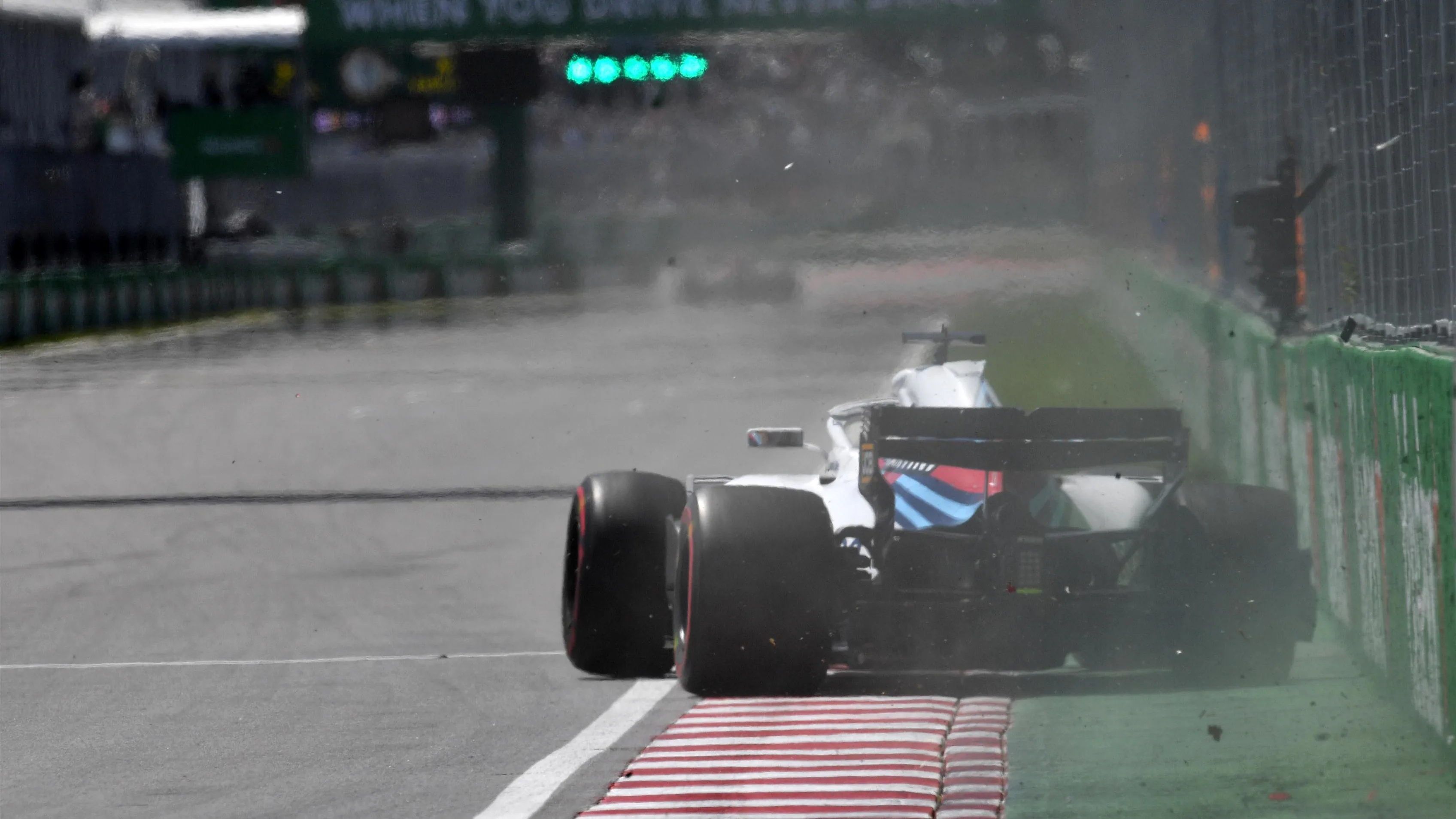 Lance Stroll (CDN) Williams FW41 hits Champions Wall in FP1 at Formula One World Championship, Rd7, Canadian Grand Prix, Practice, Montreal, Canada, Friday 8 June 2018. © Jerry Andre/Sutton Images